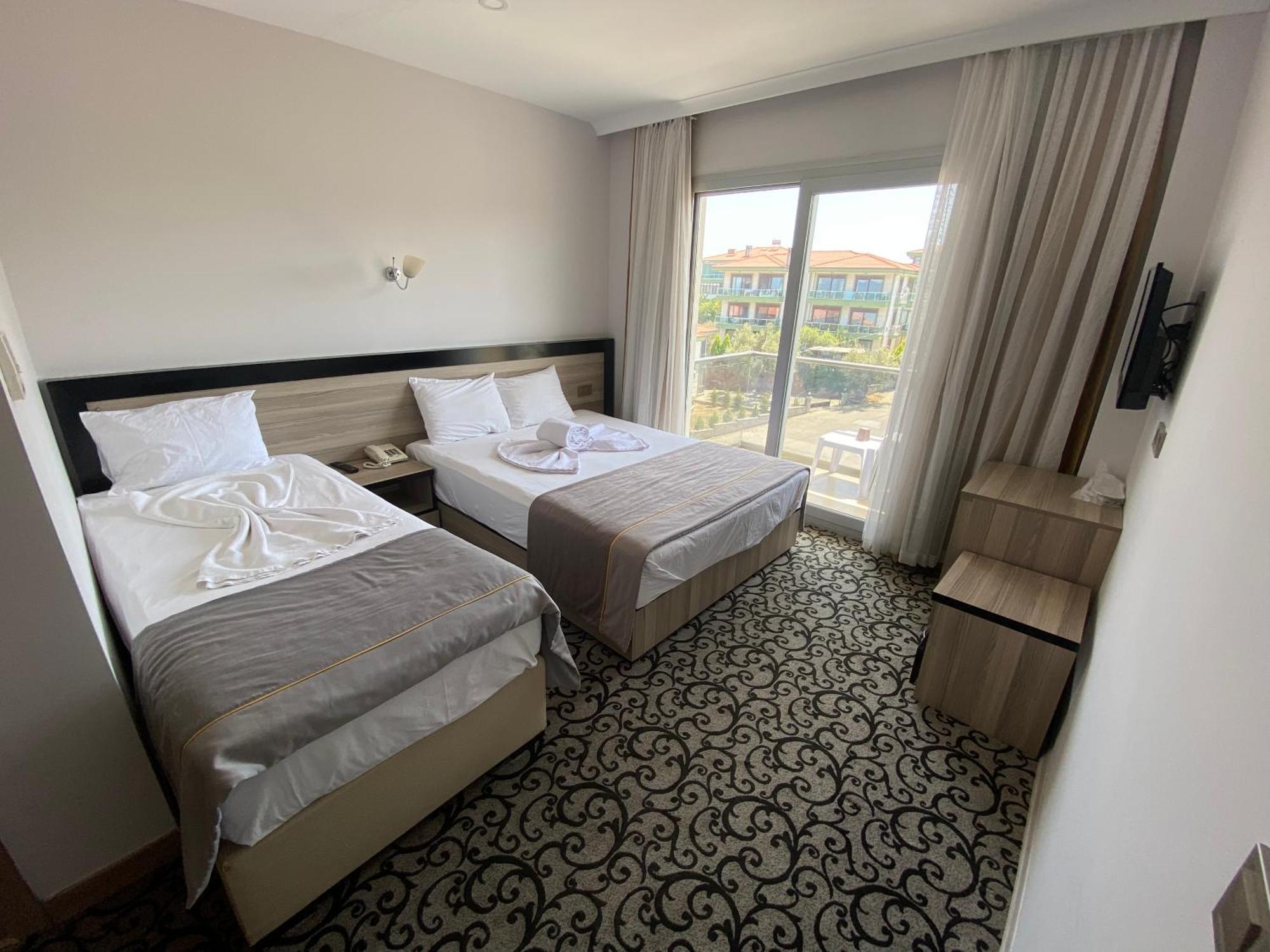 Elisa Hotel Айвалык Экстерьер фото
