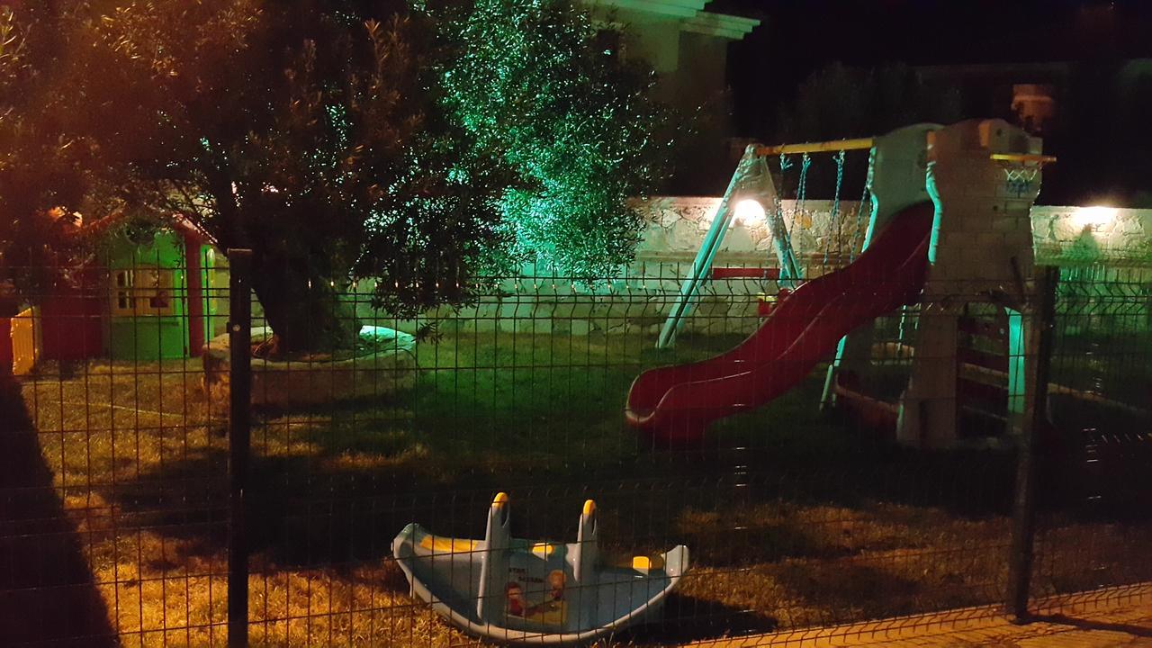 Elisa Hotel Айвалык Экстерьер фото